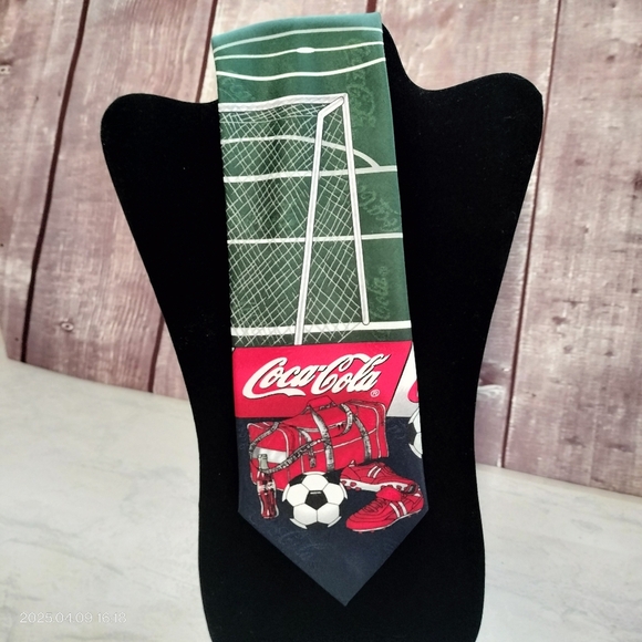 Coca Cola Men's Red and Green Tie Soccer Football Sports Whimsical Classic - Picture 8 of 8